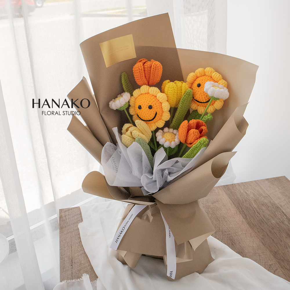Happy Smile Sunflower Crochet Bouquet – Hanako Gifts
