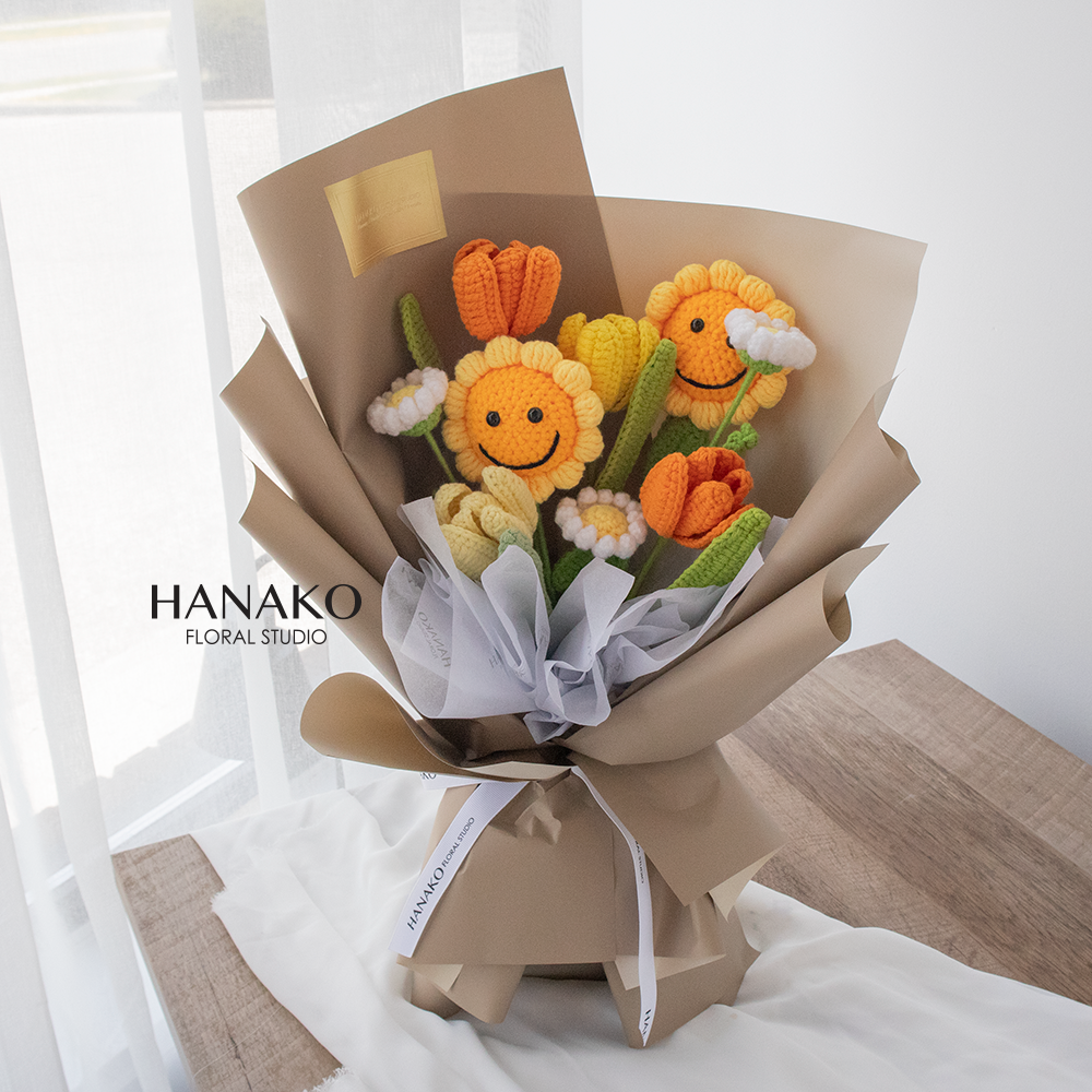 Happy Smile Sunflower Crochet Bouquet – Hanako Gifts