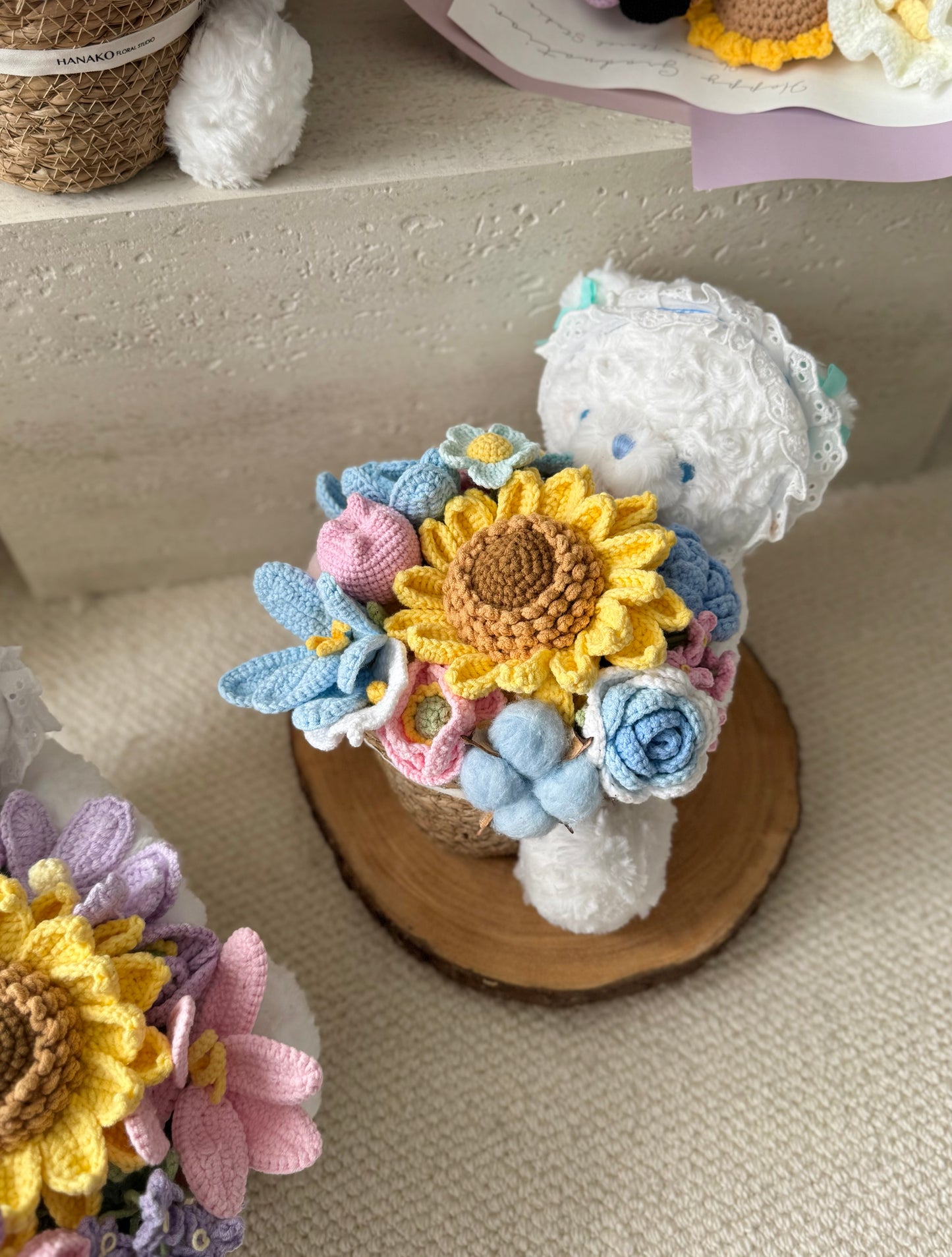 Bloom Companion Basket – Crochet Flowers & Plush